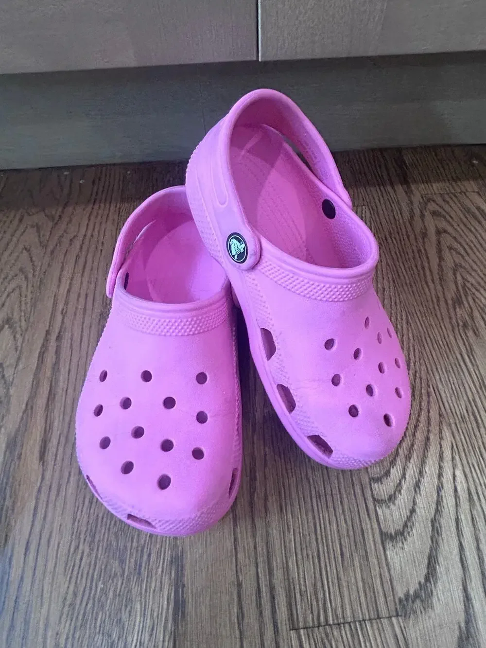Crocs Classic Clog Taffy Pink Slip On Shoes Big Girls Sz 1 Sandals Beach Pool
